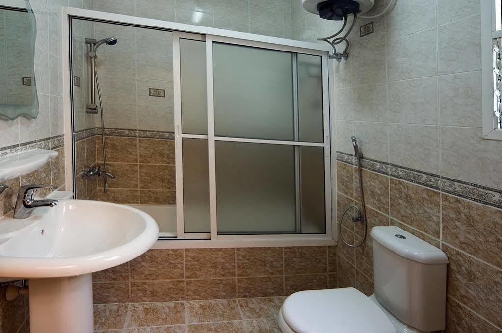 Tiger Home Hotel Apartments Mascate Esterno foto